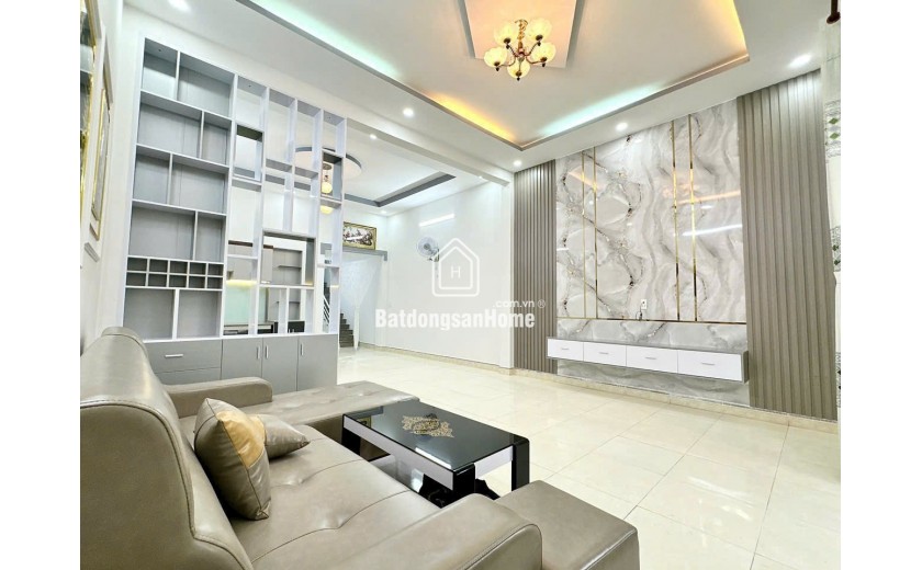 Bán nhà sát chợ Thanh Hoá, Trảng Dài, nhà đẹp, sân oto chỉ 1ty990