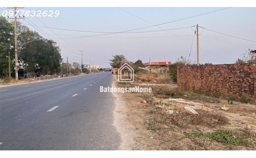 Đất Mặt Tiền Nguyễn Chí Thanh, Lagi: 3160m², Tặng Nhà Cấp 4, Giá Chỉ 3.2 Triệu/m²