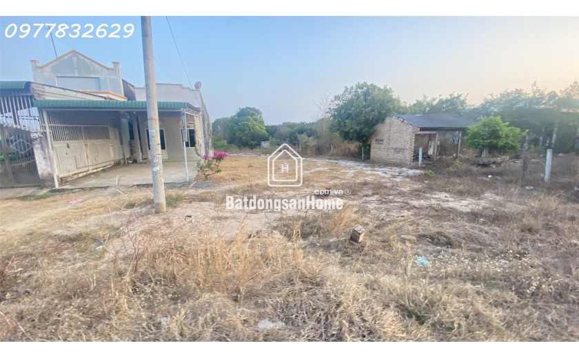 Đất Mặt Tiền Nguyễn Chí Thanh, Lagi: 3160m², Tặng Nhà Cấp 4, Giá Chỉ 3.2 Triệu/m²