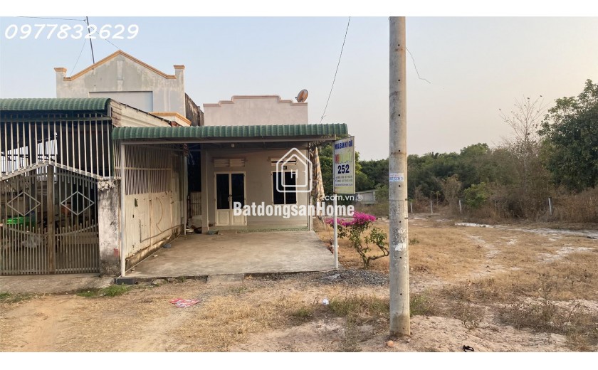 Đất Mặt Tiền Nguyễn Chí Thanh, Lagi: 3160m², Tặng Nhà Cấp 4, Giá Chỉ 3.2 Triệu/m²
