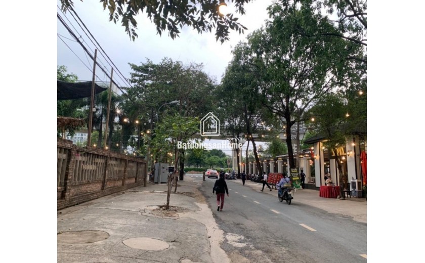 CẦN BÁN BIỆT THỰ LÀNG GIÁO SƯ ( LÀNG ĐẠI HỌC THỦ ĐỨC ) 1679M. BÁN 145 TỶ. TL.