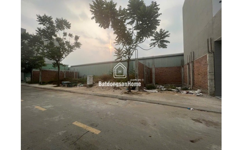 T15 - BÁN ĐẤT TẶNG NHÀ KHỦNG - ĐANG XÂY LỠ DỠ - ĐƯỜNG 12M -KHU PHÂN LÔ VIP -AN PHÚ ĐÔNG GIÁP RANH GÒ VẤP- 3.45Tỷ