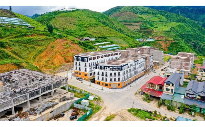 Chưa bao giờ sở hữu liền kề 4 tầng Sapa dễ đến thế. Chỉ 5,8x tỷ trung tâm thị xã Sapa