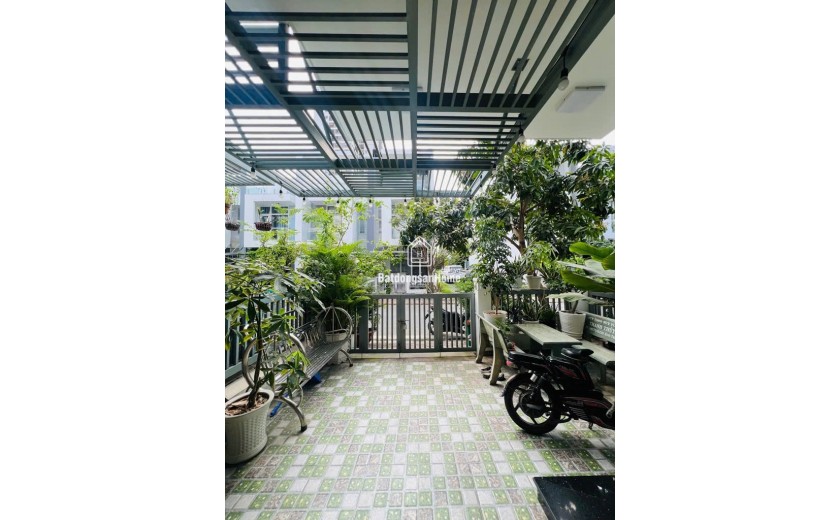 ziu hót giá rẻ 5ty 5t tầng -ngan 7.2m dài 10 phân lơ -ô tô vào nhà -nhà mói -pháp lý chẩn nguyẻn van cừ .tân tạo a bình tân