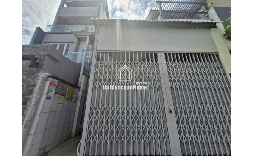 Bán nhà mặt phố Q.9, 86m², 5PN, 5WC, 9 tỷ, sổ đỏ
```