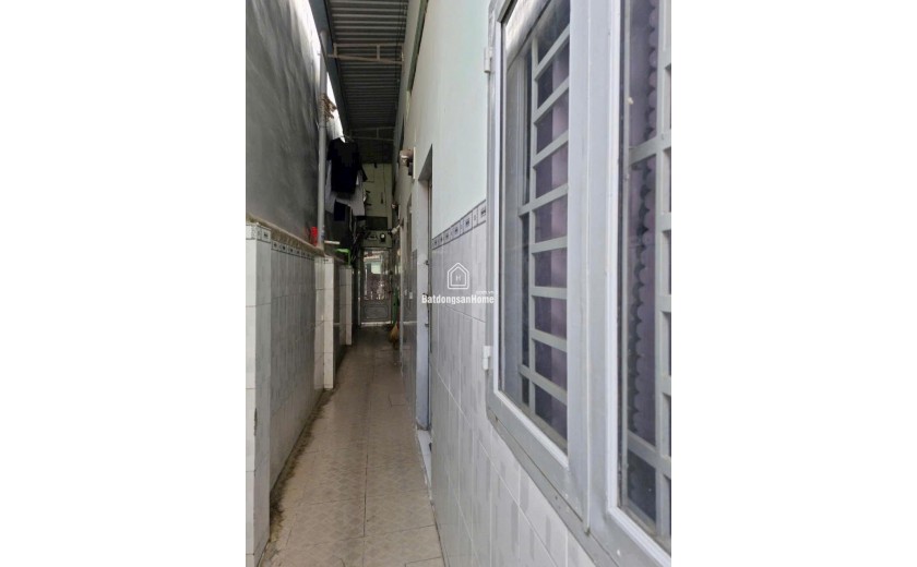 Bán nhà mặt phố Q.9, 86m², 5PN, 5WC, 9 tỷ, sổ đỏ
```
