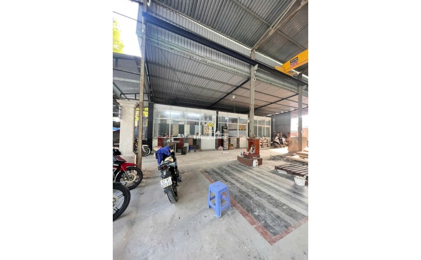 CHO THUÊ XƯỞNG PHÚ MỸ – THỦ DẦU MỘT – BÌNH DƯƠNG Tổng diện tích đất: 1.330m² Giá thuê: 50 triệu/tháng (Cọc 3 tháng) Liên hệ ngay: 0366.632.092 (Zalo/Call) để xem xưởng thực tế!