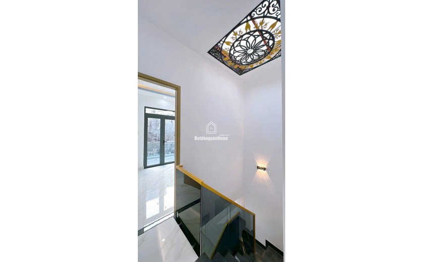 SÁT MẶT TIỀN ĐƯỜNG Q4  THÔNG ĐƯỜNG KHÁNH HỘI 

NGANG 3.4 DÀI 12  - XÂY MỚI 2 TẤM 

HƠN 4 TỶ
