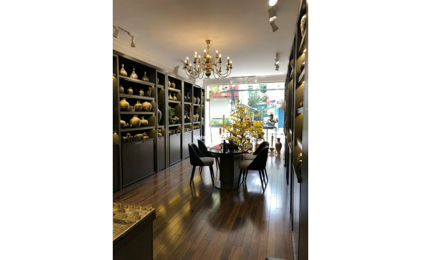 Vị trí siêu đẹp - MT Trần Hưng Đạo , Quận 1 - DT 4x17m - C4- HĐT 1.200 USD/th - 20 tỷ