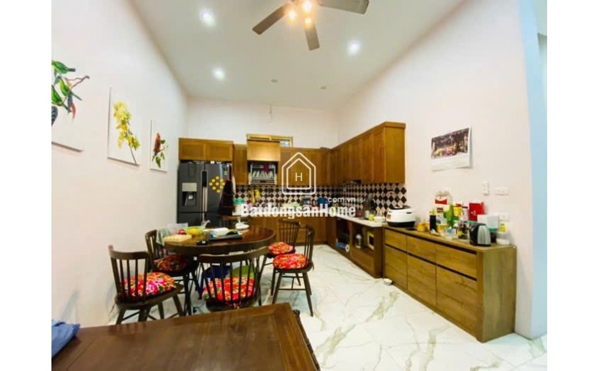 SIÊU HIẾM BÁN NHÀ HOÀNG NHƯ TIẾP LONG BIÊN .GARA ÔTÔ,,GẦN CÔNG VIÊN, TRƯỜNG QUỐC TẾ. TIỆN ÍCH BẠT NGÀN - DT 110m2 x 3 TẦNG - GIÁ 24.5 TỶ. CÓ THƯƠNG LƯỢNG