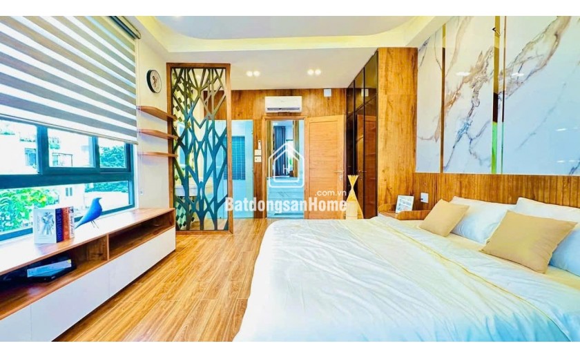 SỐC!NHÀ MỚI Ở NGAY KHU PHÂN LÔ-thang máy-OTO-50M2 10,8 TỲ,Đống Đa.