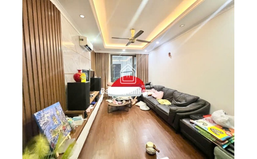 BÁN NHÀ PHỐ NGUYỄN SƠN - LONG BIÊN,50 M2, 5 TẦNG, MẶT TIỀN 3.6M, 14  TỶ. NGÕ THÔNG - Ô TÔ VÀO NHÀ.