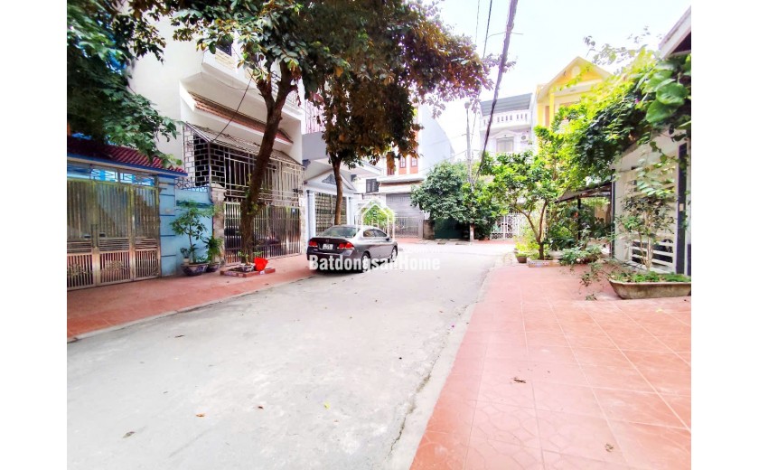 Bán nhà phân lô Quán Nam, 90m2, 4 tầng sân cổng, đường 12m, Giá 7.6 tỉ