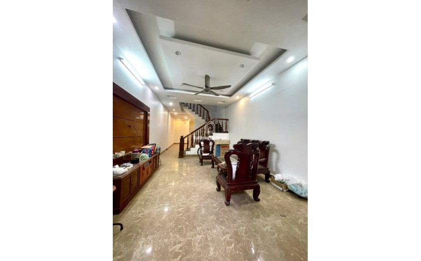 Bán nhà phân lô Quán Nam, 90m2, 4 tầng sân cổng, đường 12m, Giá 7.6 tỉ