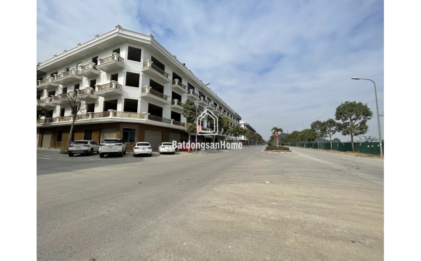 CĂN GÓC  4 TẦNG. SANG TÊN SỔ NGAY, VIEW CÔNG VIÊN. LH: 0966 343 969