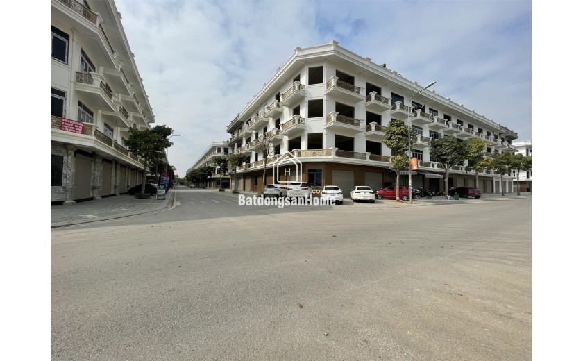 CĂN GÓC  4 TẦNG. SANG TÊN SỔ NGAY, VIEW CÔNG VIÊN. LH: 0966 343 969