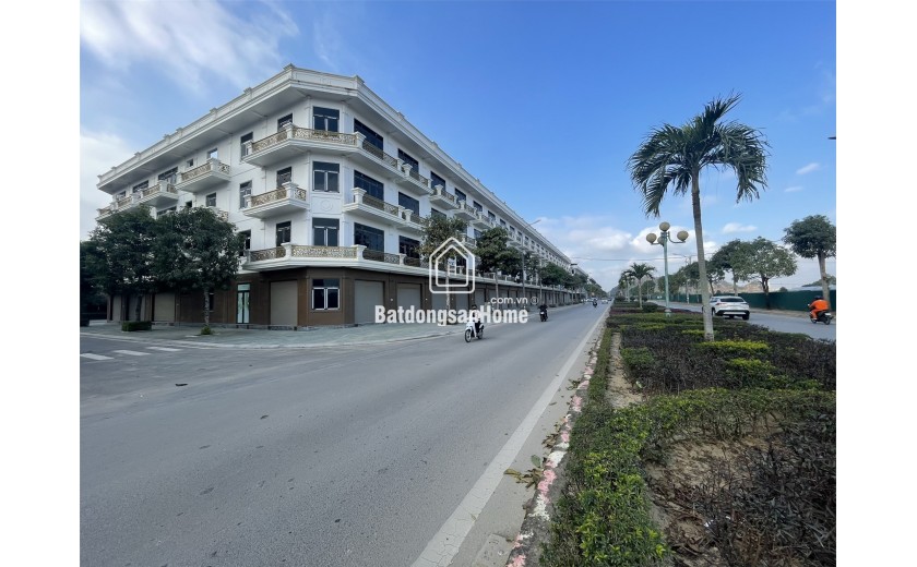 CĂN GÓC  4 TẦNG. SANG TÊN SỔ NGAY, VIEW CÔNG VIÊN. LH: 0966 343 969