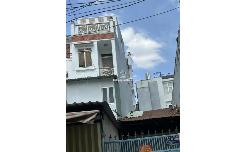 NHÀ BÁN HẺM 576 Đ.ĐOÀN VĂN BƠ- HẺM THÔNG RA CHỢ 200- THÍCH HỢP XÂY DỰNG CĂN HỘ.