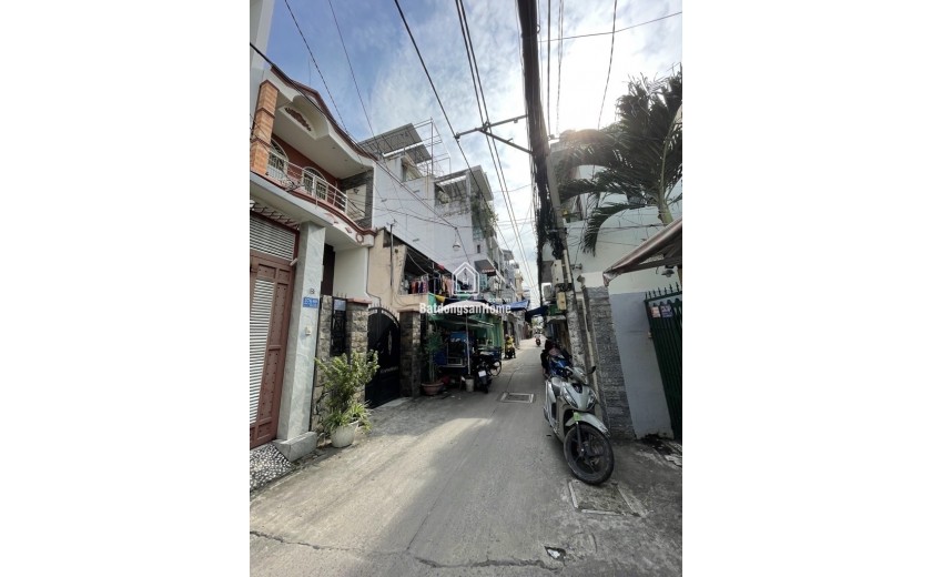 BÁN ĐẤT TẶNG NHÀ HẺM 576 ĐƯỜNG ĐOÀN VĂN BƠ- THÍCH HỢP XÂY DƯNG CĂN HỘ Ở OR CHO THUÊ ĐIỀU TIỆN ÍCH.