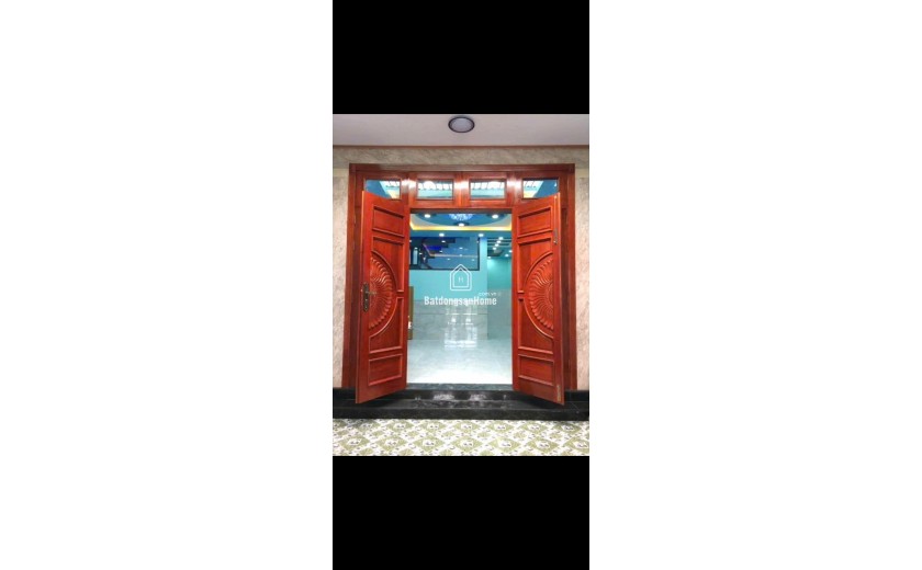 Mặt TIỀN QUẬN 9, Ngang 5m, Đường 30m, DT 110m2, 4 tầng kiêng cố, giá chỉ 8ty hơn.