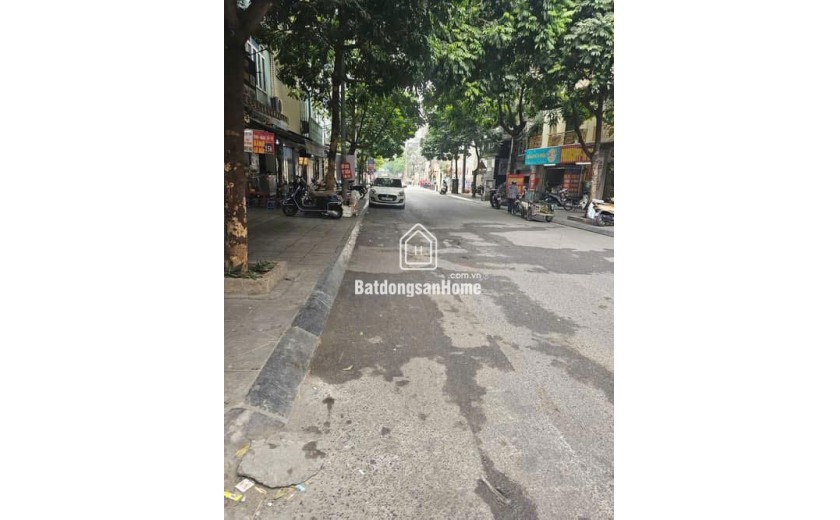 HIẾM - HOT, Bán 145m2 đất đấu giá khu 3ha Phú Diễn, vỉa hè ô tô tránh, mặt tiền 8m, GIÁ 35 TỶ