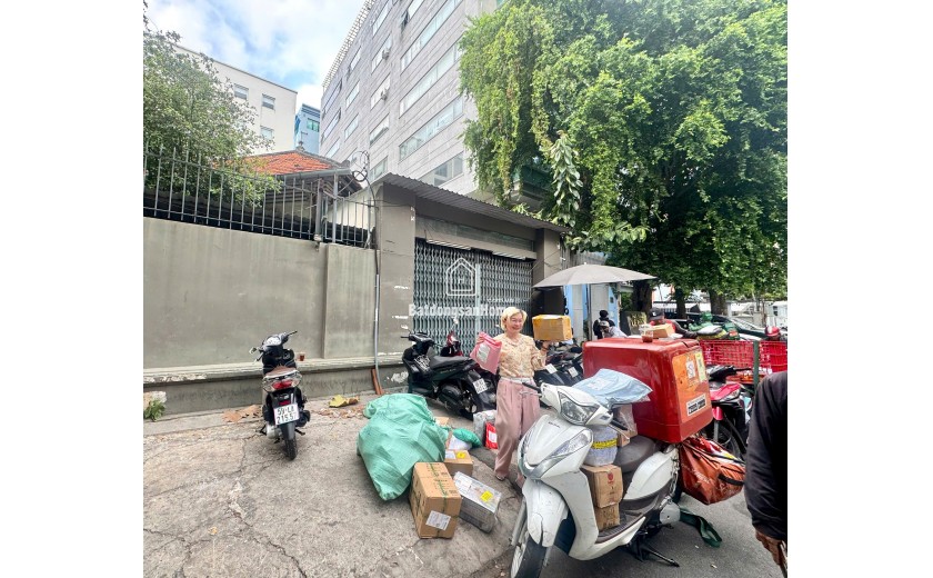 BÁN TÒA NHÀ LÊ ĐÌNH ĐƯỜNG NGUYỄN GIA THIỀU, QUẬN 1 - DÒNG TIỀN THUÊ: 1,37 TỶ/THÁNG