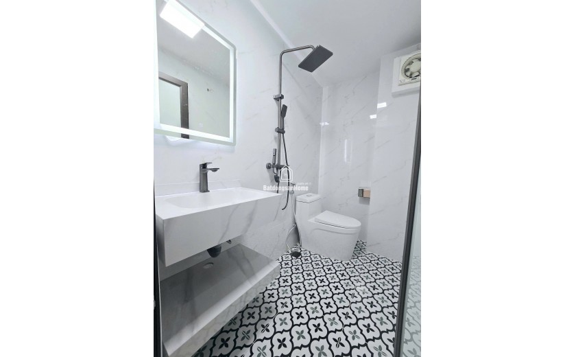 KIM GIANG KIM GIANG 45M 5 TẦNG MT 3.6M Ô TÔ QUA 15M RA Ô TÔ TRÁNH FUN NỘI THẤT GẦN TRƯỜNG CHỢ Ở SƯỚNG NHỈNH 11 TỶ