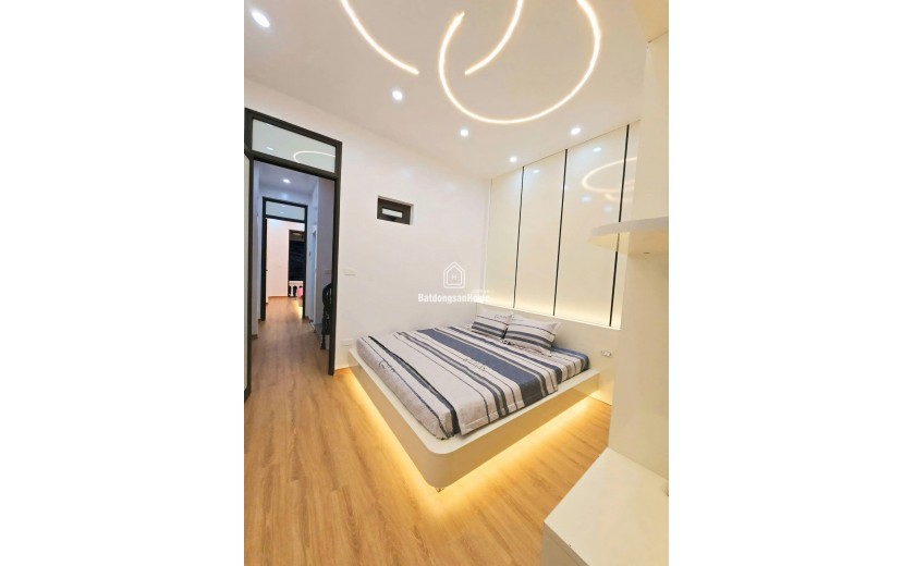 KIM GIANG KIM GIANG 45M 5 TẦNG MT 3.6M Ô TÔ QUA 15M RA Ô TÔ TRÁNH FUN NỘI THẤT GẦN TRƯỜNG CHỢ Ở SƯỚNG NHỈNH 11 TỶ