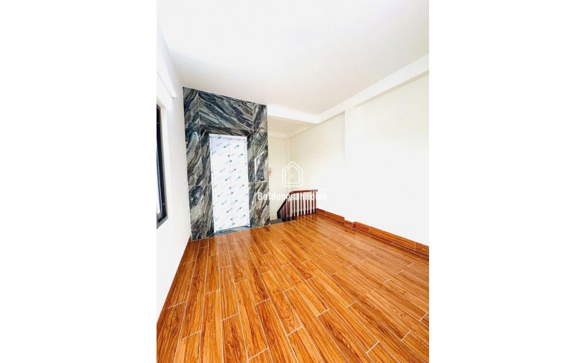 NHÀ MỚI ĐẸP Ở LUÔN PHỐ NGUYÊN VĂN CỪ- LONG BIÊN, 51 M2, 6 TẦNG, MẶT TIỀN  5M, 9.55 TỶ.