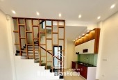 Nhà Phố Ngọc Thụy - 5 Tầng Gần Công Viên - Thoáng Trước Mát Sau -  Gía Hơn Sáu Tỷ
