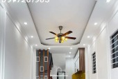 Nhà mới 35x5 tầng cạnh Nhổn, ô tô đỗ cổng, 3PN, giá 4.x tỷ