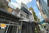 NHÀ ĐẸP NẰM NGAY MẶT TIỀN HẺM Đ.ĐOÀN VĂN BƠ- VỊ TRÍ ĐI LẠI THUẬN TIỆN GÀN TRƯỜNG HỌC , GẦN CHỢ - HẺM 4 M.