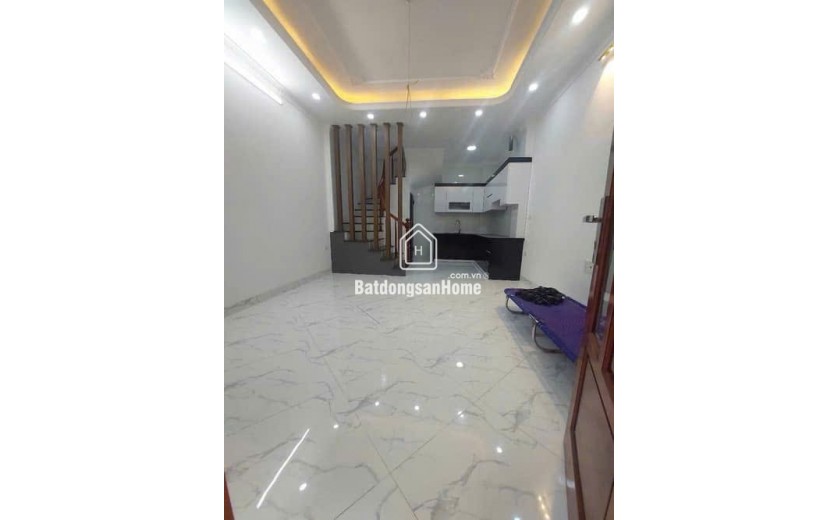 Nhà đẹp Nguyễn Văn Linh hơn 4 tỷ, 30m2, MT 4m, 5 tầng, gần ô tô