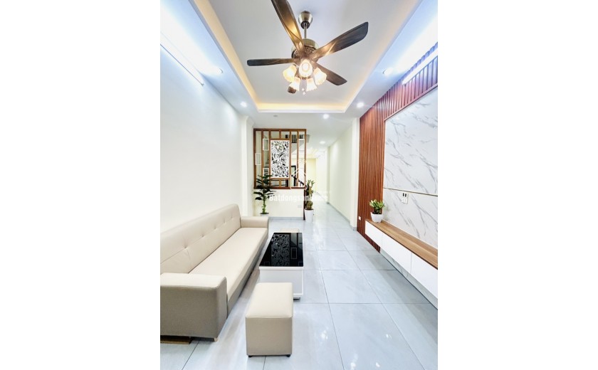 Bán nhà Lĩnh Nam 52 m5 Tầng 6 Ngủ nhỉnh 8 Tỷ.
