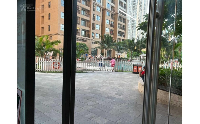 Shophouse khối đế tòa CT8 Emerald Mỹ Đình Sông Đà, cho thuê 80 triệu/tháng.