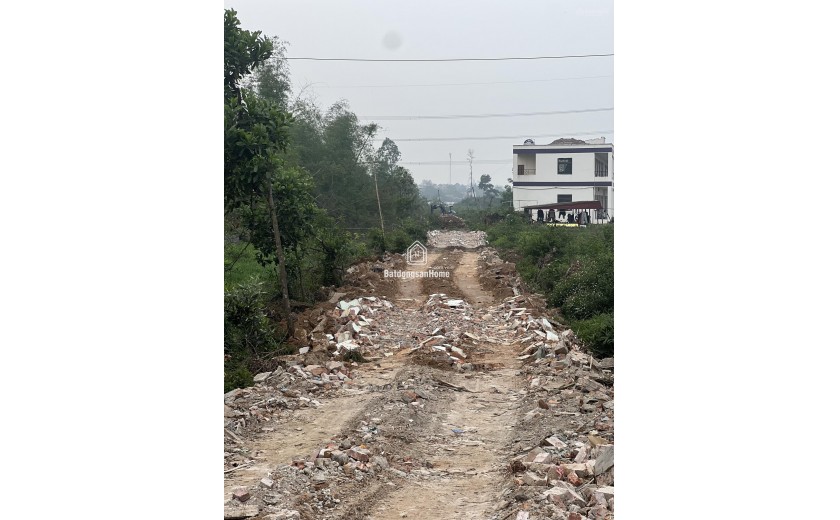 Cần bán 100m TT Kim Long - Tam Dương cạnh trường đại học Trưng Vương giá 1.x tỷ. LH 0865566675