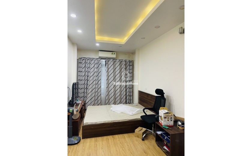 Bán nhà Ngõ 69 Đức Giang. 36m x 5T chỉ hơn 5 tỷ chút còn tl. LH 0936123469