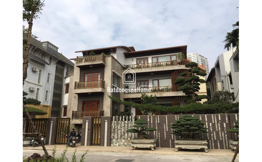 Biệt thự trung tâm bán đảo Linh Đàm gần hồ điều hòa, DT 254m2, 10 phòng ngủ, giá chỉ 6x tỷ