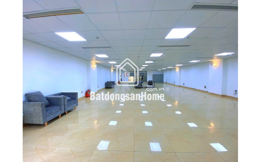 TÒA BUILDING MẶT PHỐ NGUYỄN KHÁNH TOÀN-HOÀNG QUỐC VIỆT, DT 251.5M2, QUY MÔ 7 TẦNG NỔI, TUM, HẦM. MẶT TIỀN 12M.