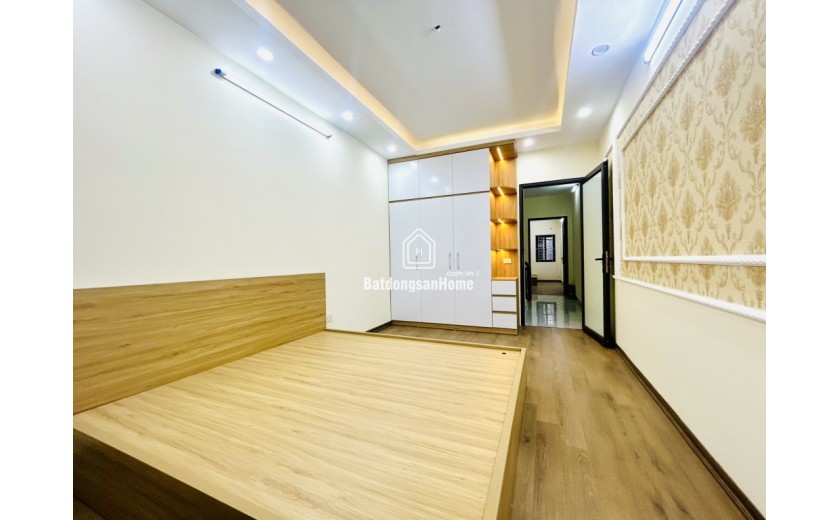 Bán nhà Lĩnh Nam 52 m5 Tầng 6 Ngủ nhỉnh 8 Tỷ.