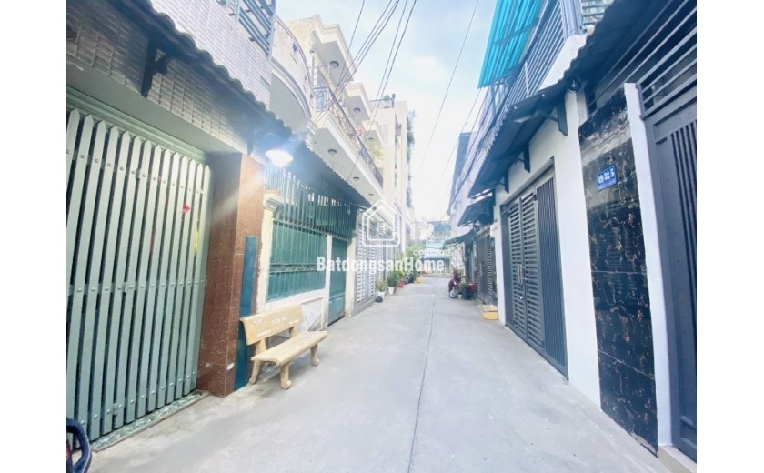 BÁN NHÀ LÔ GÓC 2 MẶT HẺM, HẺM XE TẢI, SÁT CHỢ, TRƯỜNG HỌC, DIỆN TÍCH 52M2, GIÁ CHỈ 5.6 TỶ.