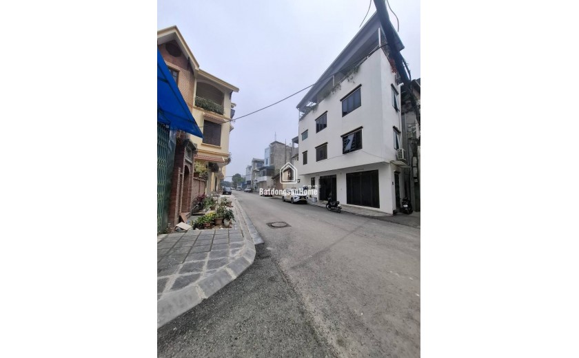 Bán đất tặng nhà C4 ngõ 26 Thượng Thanh, 50m x 4m oto tận cửa chỉnh nhỉnh 5 tỷ. LH 0936123469