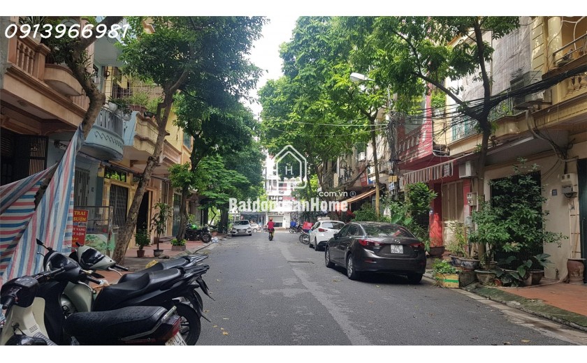 Liền kề phố Trung Kính, vỉa hè, lô góc ô tô tránh, 3 mặt thoáng, 3 ô tỗ đỗ cửa, giá chỉ 2x tỷ