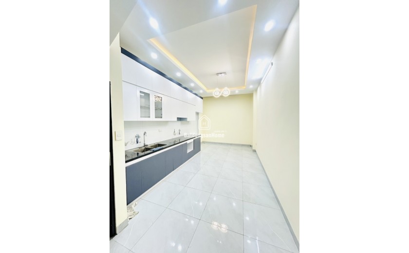 Bán nhà Lĩnh Nam 52 m5 Tầng 6 Ngủ nhỉnh 8 Tỷ.