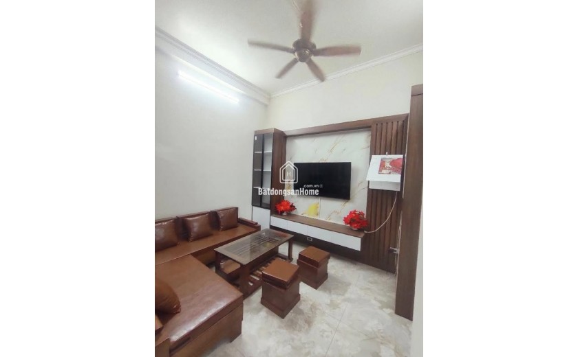 Cần bán nhà Triều Khúc diện tích 46m2, 4 tầng đẹp, nội thất cao cấp, gần chợ