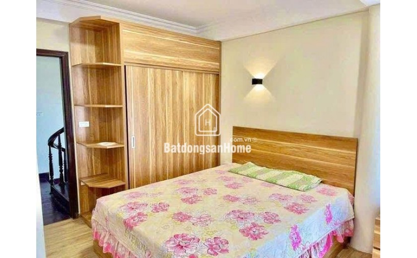 Cần bán nhà Triều Khúc diện tích 46m2, 4 tầng đẹp, nội thất cao cấp, gần chợ