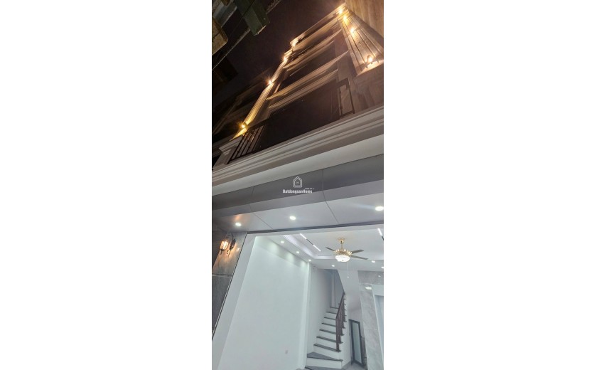 Bán Gấp Nhà Phố Xuân La, Quận Tây Hồ , 40M2 , 6 Tầng ,Gía Chỉ 8,8 Tỷ