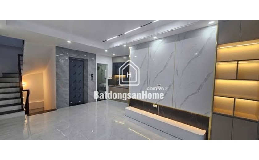 Bán Gấp Nhà Phố Xuân La, Quận Tây Hồ , 40M2 , 6 Tầng ,Gía Chỉ 8,8 Tỷ