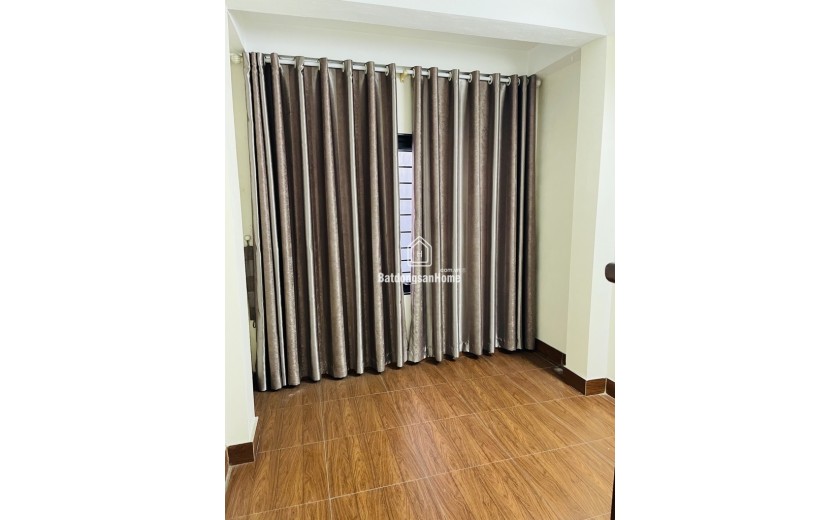 Bán nhà Ngõ 69 Đức Giang. 36m x 5T chỉ hơn 5 tỷ chút còn tl. LH 0936123469