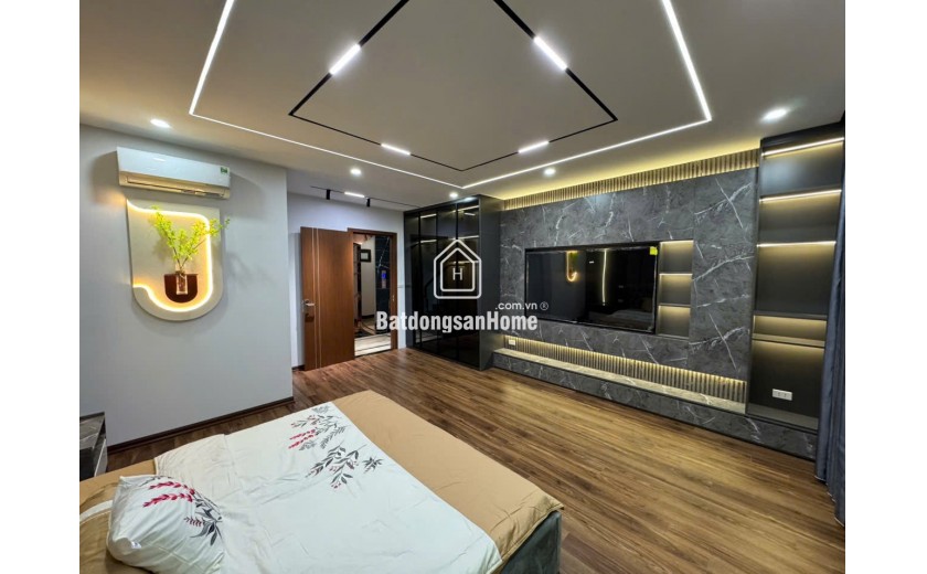 NHÀ MỚI THANG MÁY -GARA - TRUNG TÂM NGUYỄN SƠN - LONG BIÊN - NHÀ QUÁ ĐẸP FULL NỘI THẤT - 19,5 TỶ